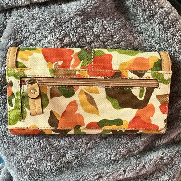 Relic wallet new without tags. Excellent/new condition - Picture 2 of 4